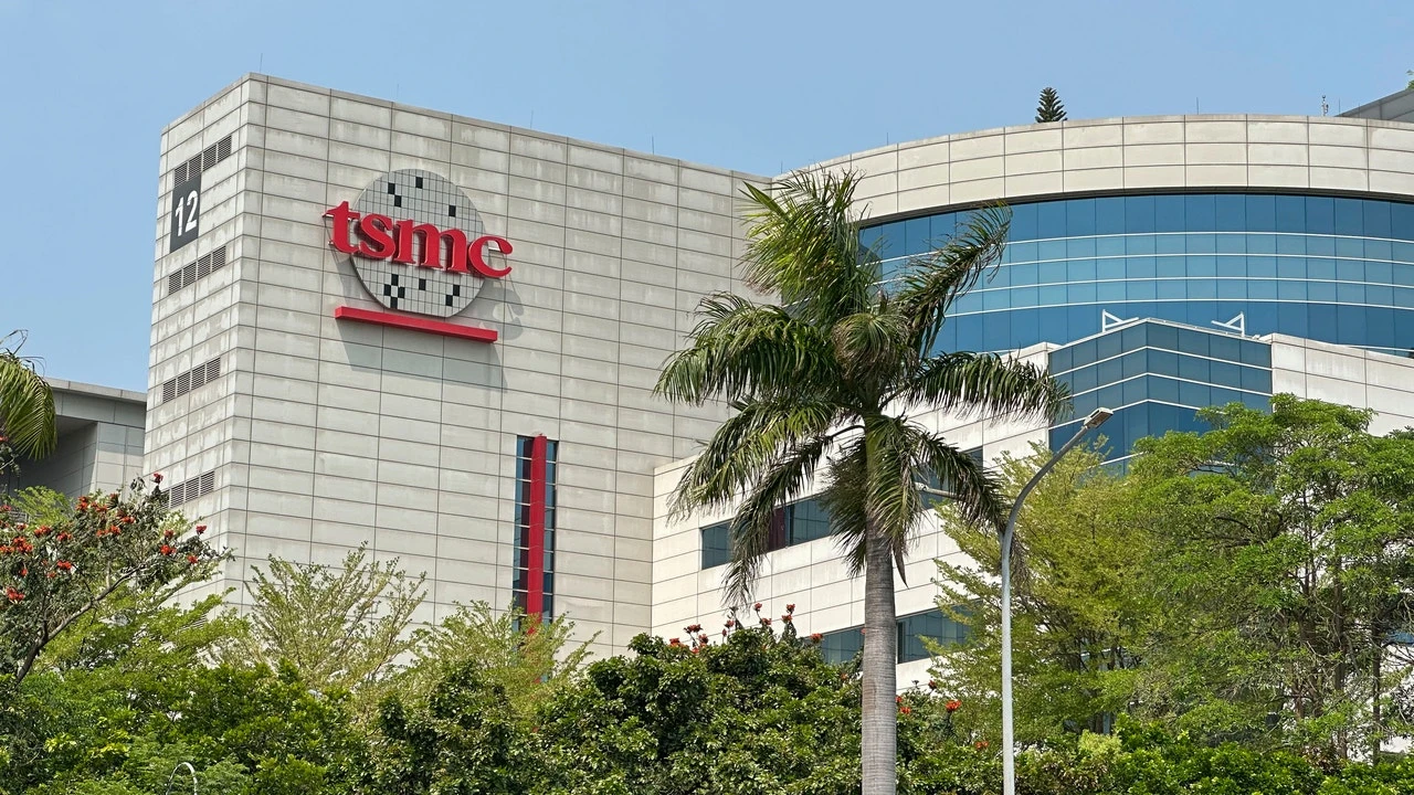 El mayor fabricante de microchips del mundo, TSMC, evita los nuevos aranceles de Trump tras invertir 165.000 millones en EE UU