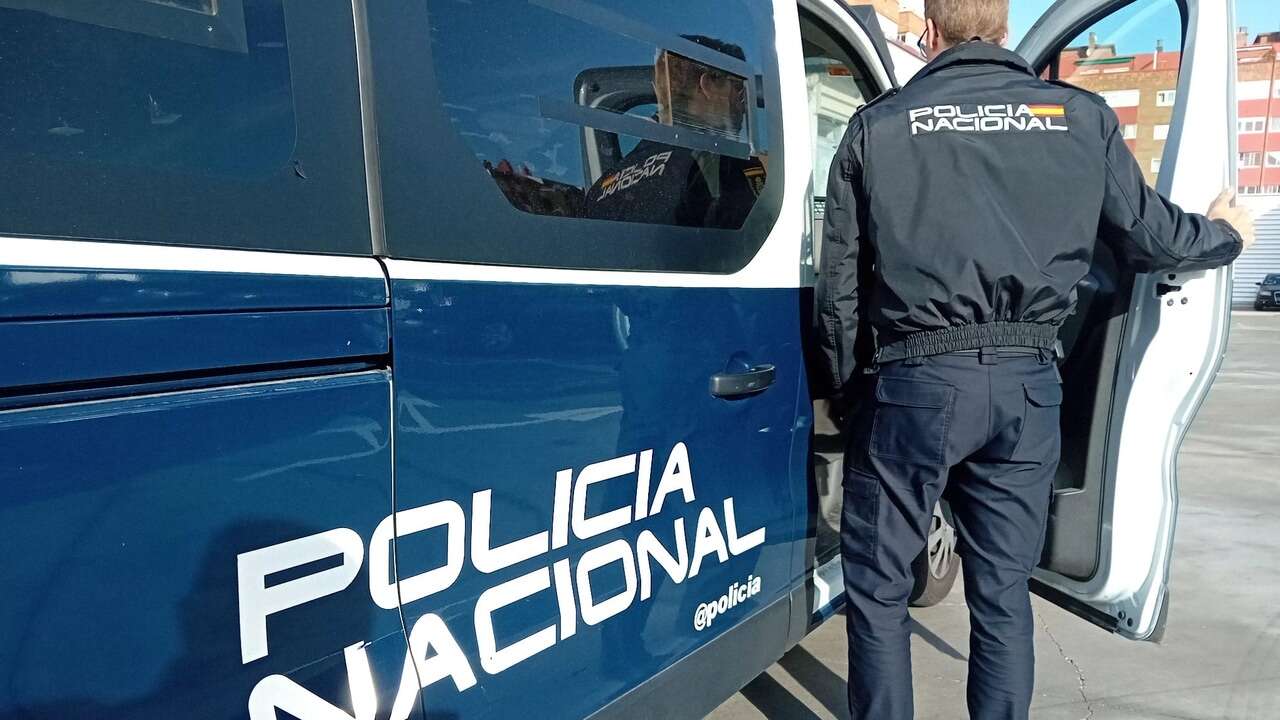 Detenido por propinar un puñetazo a una sanitaria y agredir a otro en su huida