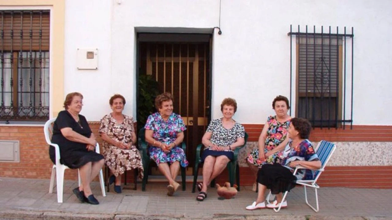 Adiós a tomar el fresco: la Policía advierte que puede ser ilegal