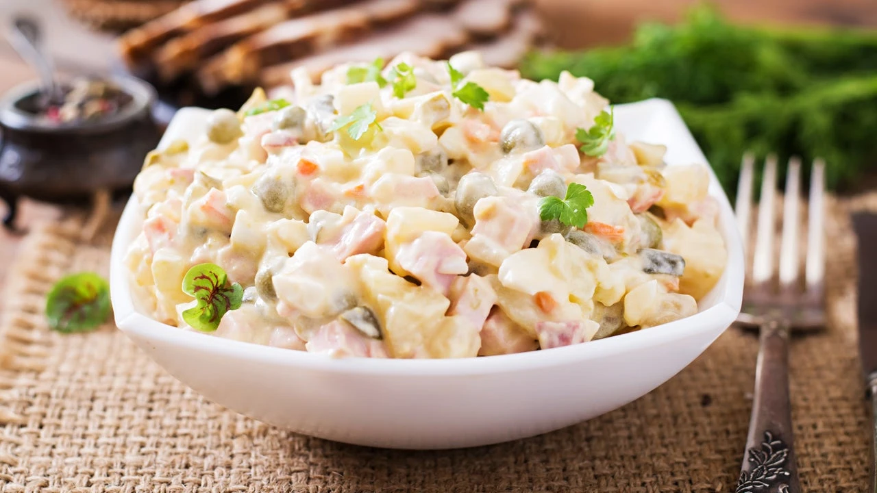 Adiós a la mayonesa: la alternativa que hará que la ensaladilla rusa esté mucho más sabrosa