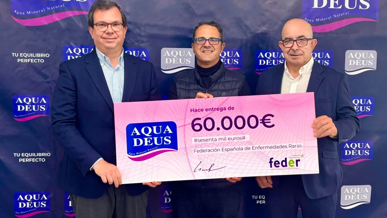 Aquadeus, de Grupo Fuertes, dona 60.000 euros a la Federación Española de Enfermedades Raras para fomentar la investigación