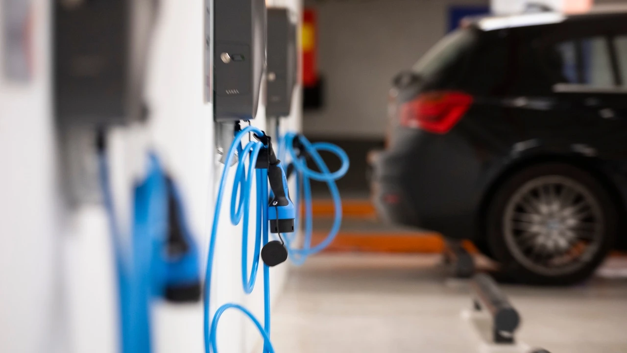 La DGT sanciona el 'icing' con multas de hasta 200 euros: descubre en qué consiste