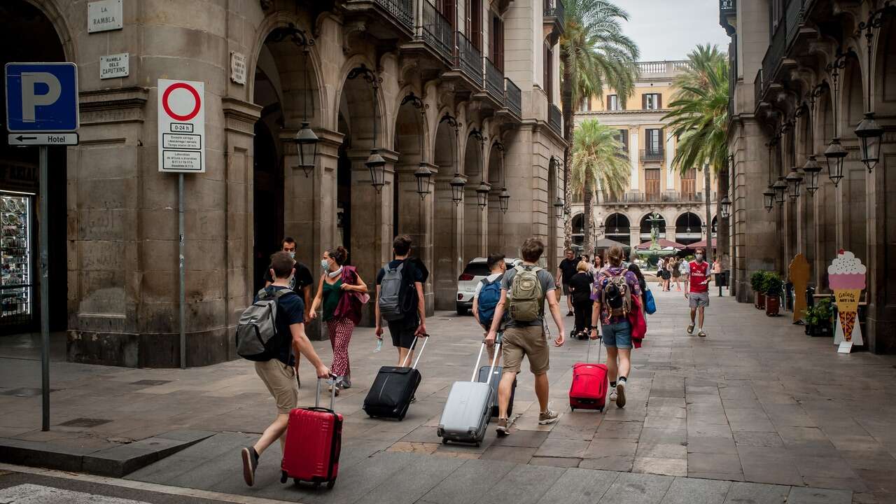 Airbnb solicita a Collboni que reconsidere las políticas restrictivas de vivienda turística de Barcelona porque no han combatido la accesibilidad y el turismo de masas