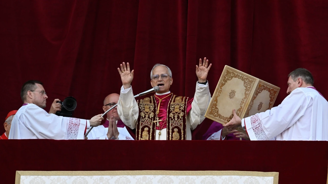 Los sábados de Lomana: El Papa León XIV, vuelta a los símbolos y a la esperanza