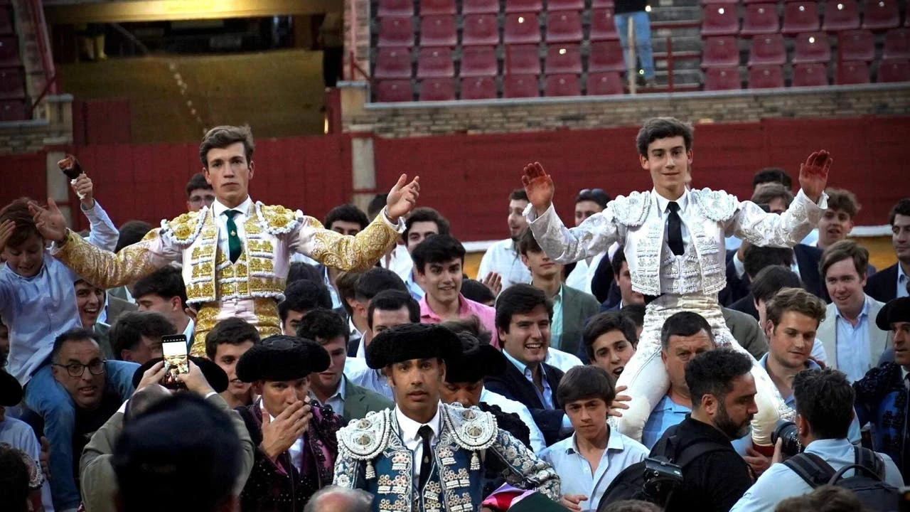 Los novilleros Javier Zulueta y Manuel Quintana triunfan en el inicio de feria de Cordoba