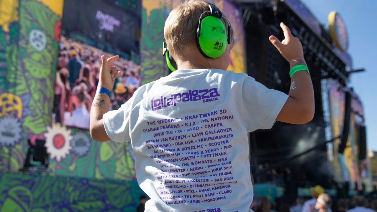 Pediatras advierten del grave riesgo de daño auditivo en bebés y niños expuestos a conciertos y eventos ruidosos