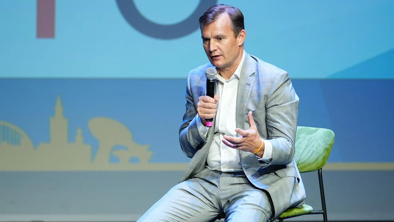 MasOrange y Vodafone eligen a GIC como socio para crear la mayor empresa de fibra óptica de España