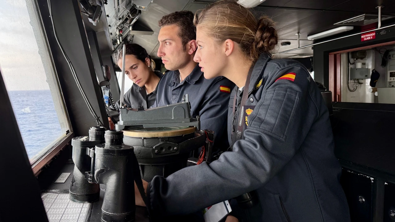 La Princesa Leonor termina su formación en el buque de guerra Blas de Lezo