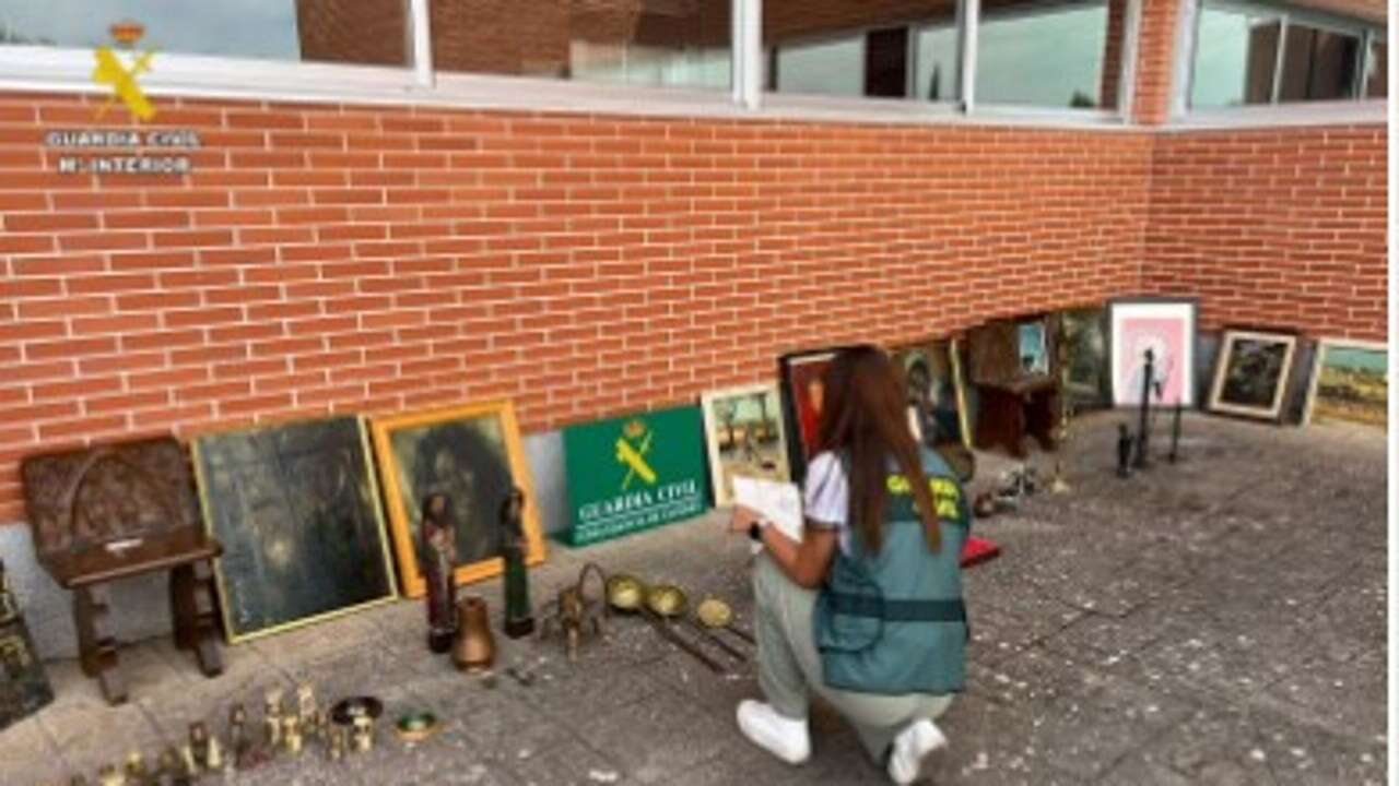 La Guardia Civil de Cáceres recupera obras de arte robadas en un domicilio de Trujillo