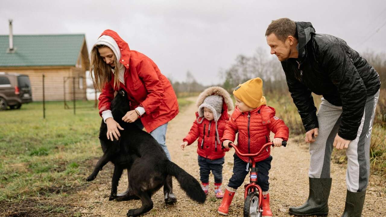 Los niños que tienen una alta inteligencia emocional tienen padres que hacen estas 7 cosas desde el principio