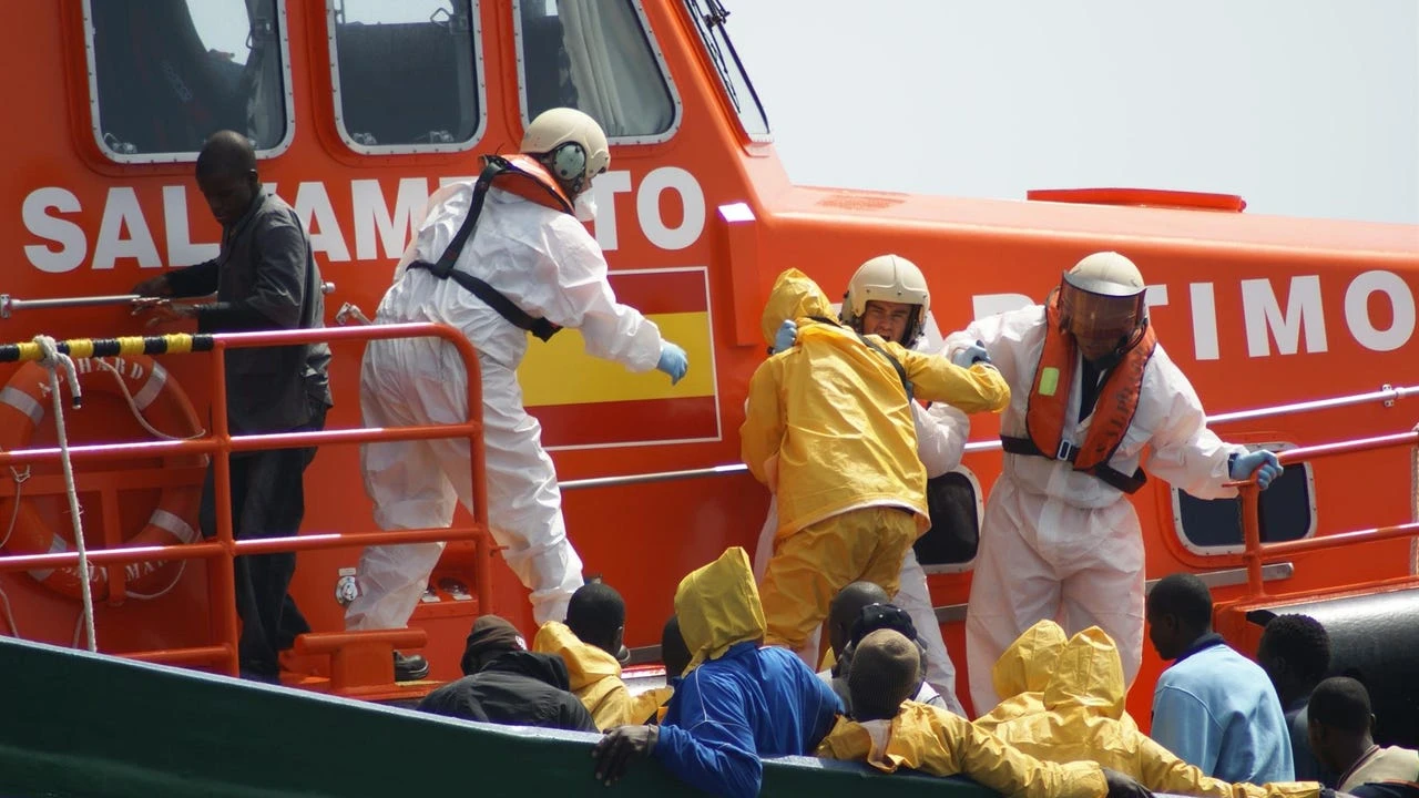 Cuarto traslado de solicitantes de asilo desde Canarias: siete menores inmigrantes viajan a la Península