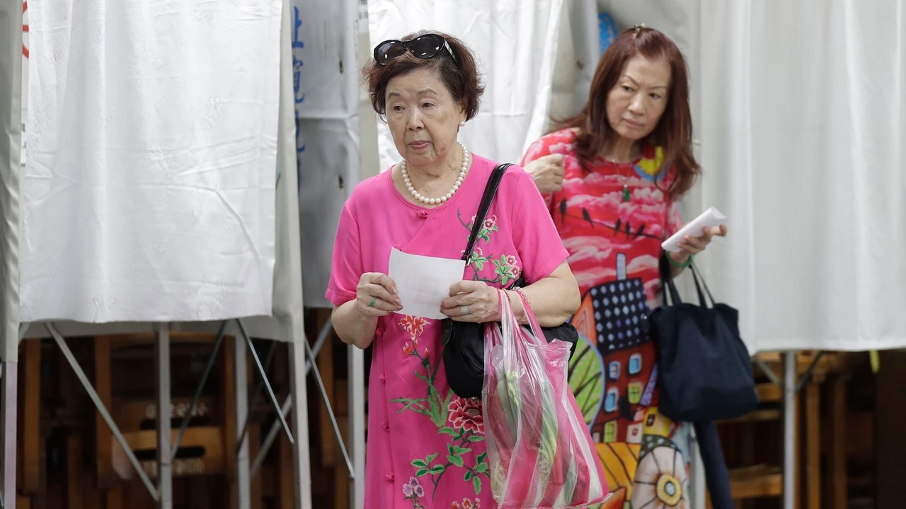 Los taiwaneses deciden si destituyen a los legisladores pro chinos en una inusual votación