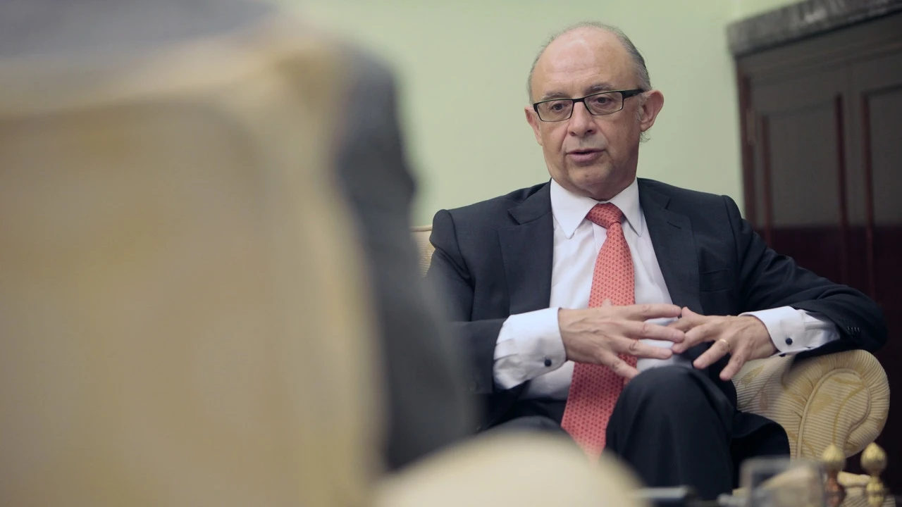 Cristóbal Montoro se da de baja en el PP después de que Génova le abriese un expediente