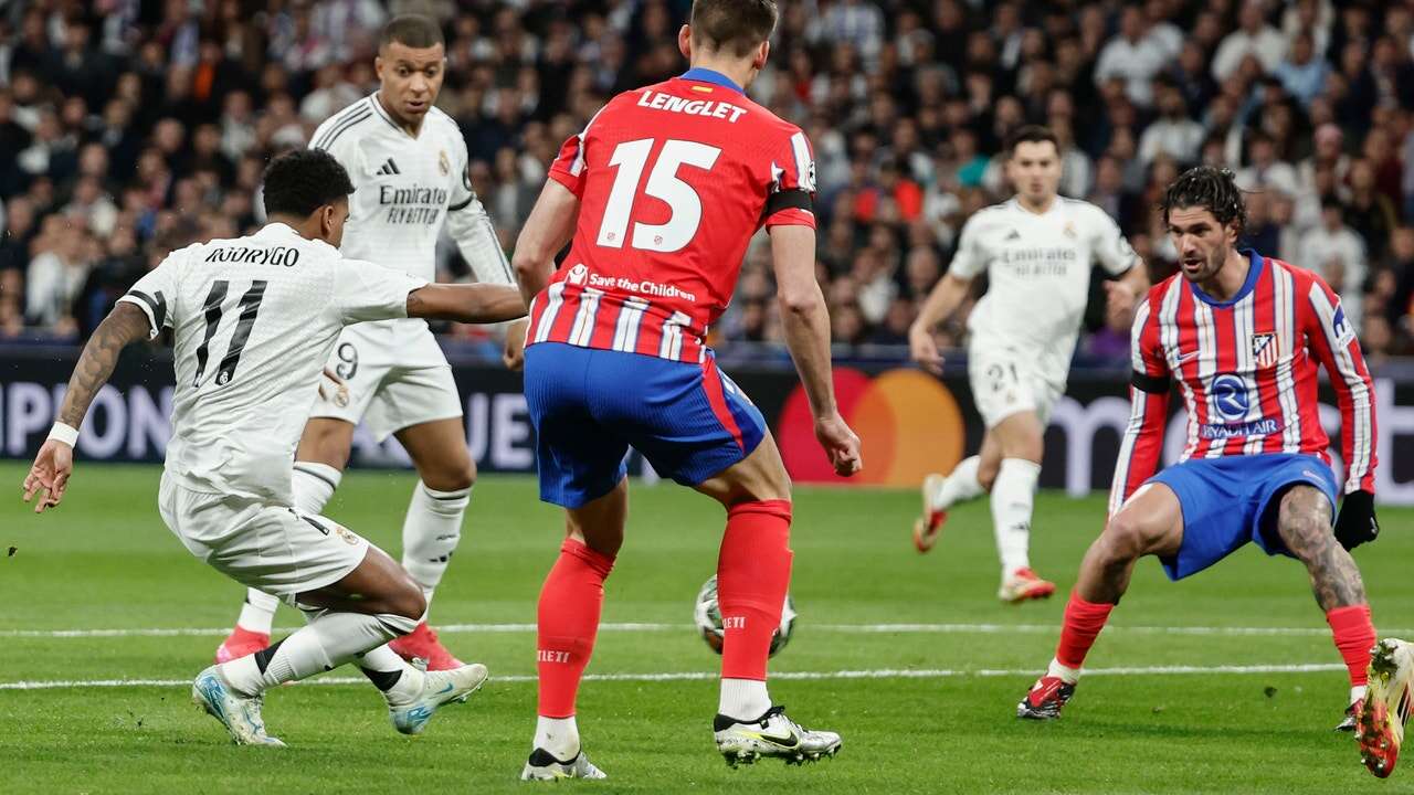 Real Madrid - Atlético de Champions: la acción entre Javi Galán y Rodrygo en la que no se señaló penalti