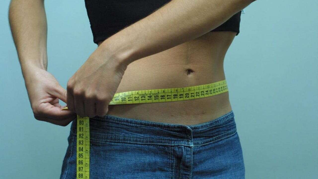 Soy experto en nutrición y dietética y así puedes quemar grasa de la zona de los lados de la cintura