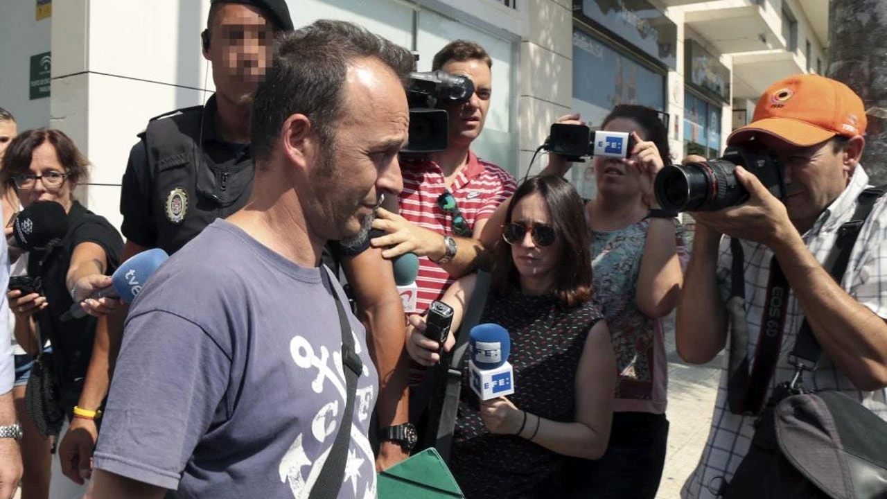 Francesco Arcuri llega al punto de encuentro de Granada: 