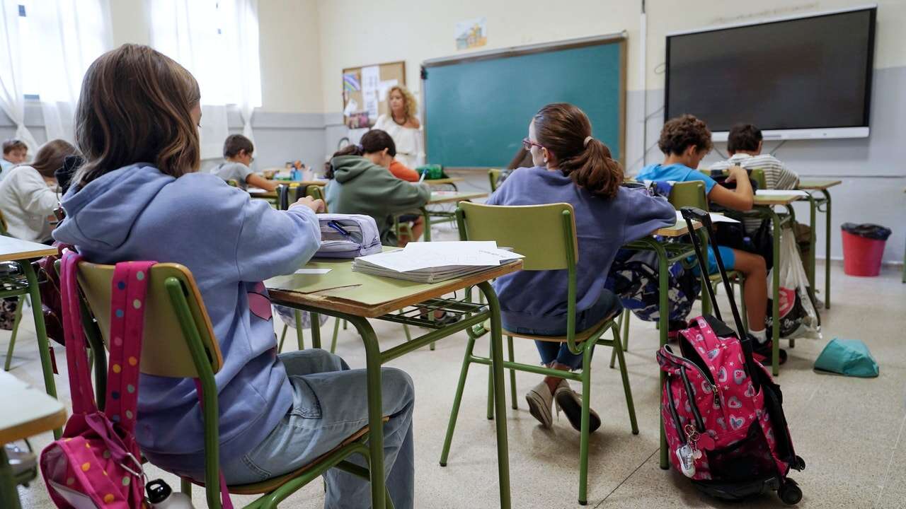 El nuevo curso arranca con menos alumnos de 3 a 16 años y una EBAU desigual