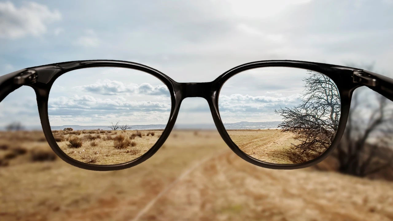 Llegan las gafas que enfocan solas: así cambiará tu forma de ver el mundo
