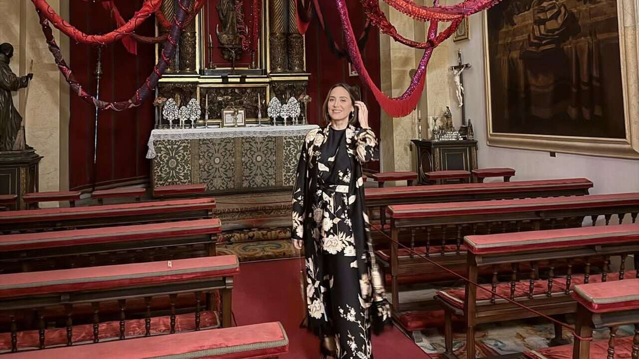 Tamara Falcó se convierte en la invitada perfecta de primavera con look con kimono de firma española