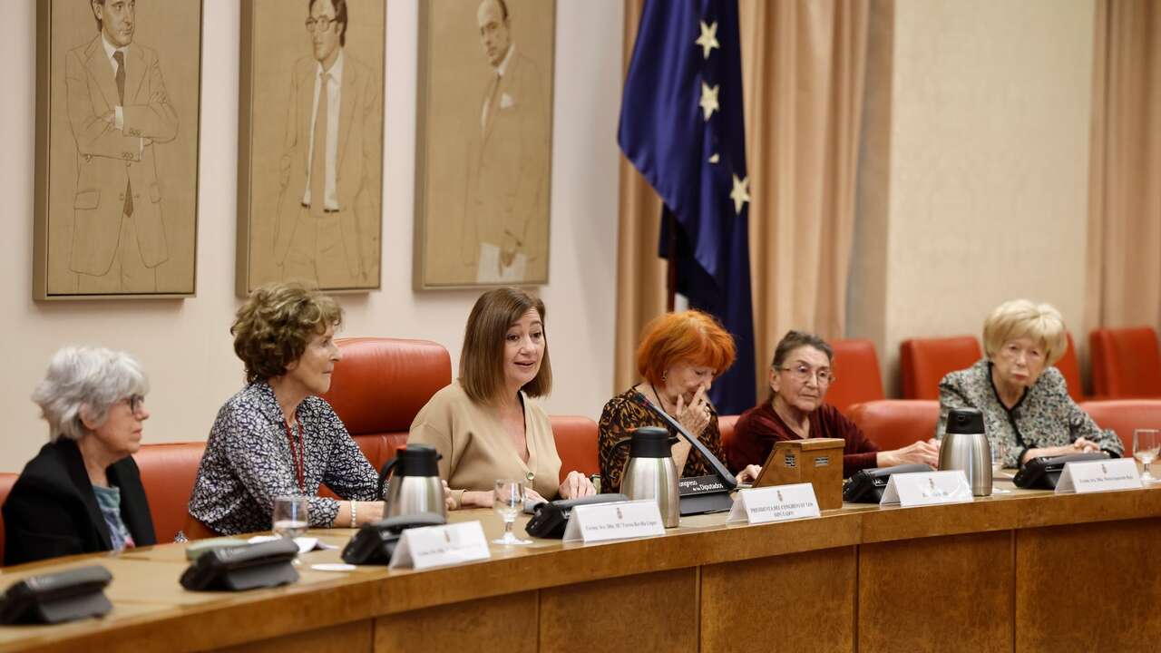 Las mujeres de la Constitución claman contra la tensión política: 