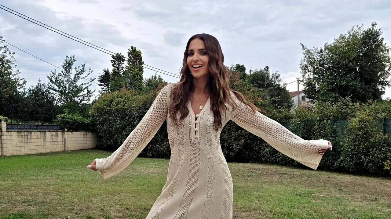 El look más bohemio del fin de semana lo ha llevado Paula Echevarría en su Asturias natal y rodeada de amigas de la infancia