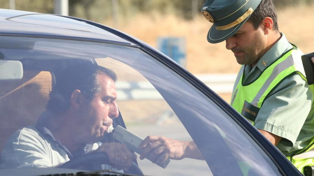 La DGT lo confirma: la tasa de alcohol no podrá bajarse a 0,0 por esta insólita razón
