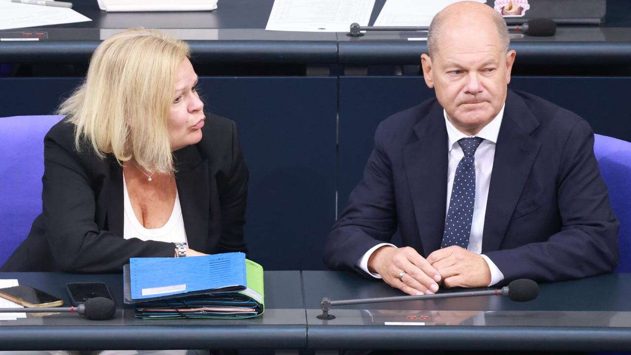 Scholz defiende su política antimigratoria y atribuye la crisis a los democristianos de Merz