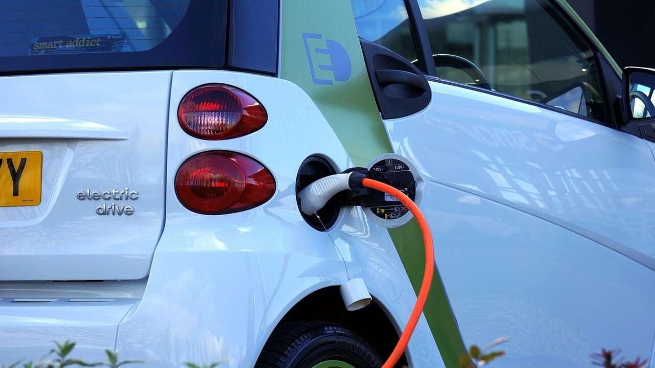 El objetivo imposible del Gobierno con el coche eléctrico: 5,5 millones en 2030