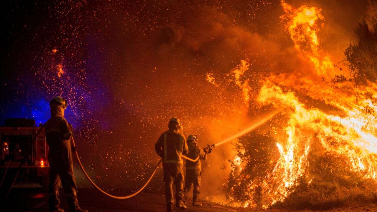 Los bomberos forestales reactivan su lucha en el nuevo curso parlamentario para lograr la aprobación de su reclamada ley