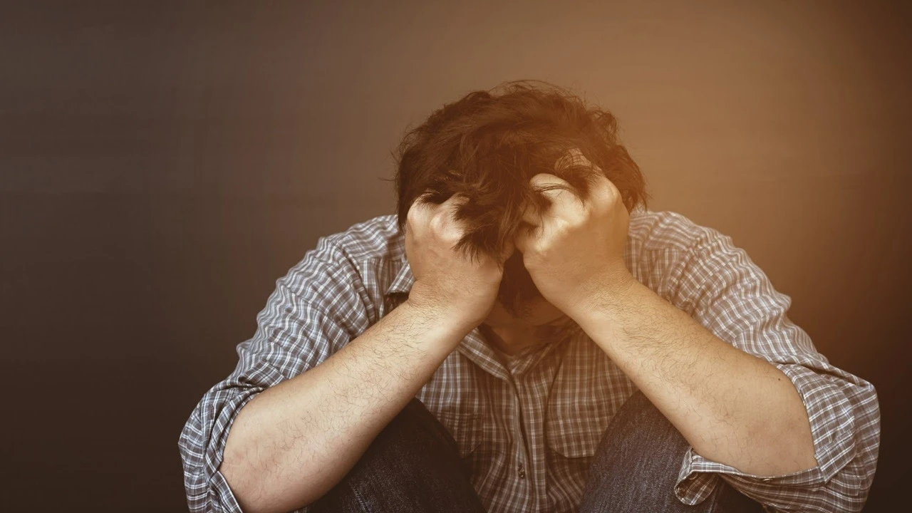 Funcionarios al límite: una oleada de suicidios en un solo departamento alarma a un ministerio francés