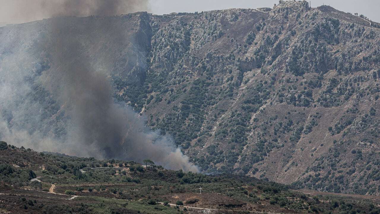 Hizbulá lanza 50 cohetes contra Israel para vengar la muerte de tres socorristas libaneses