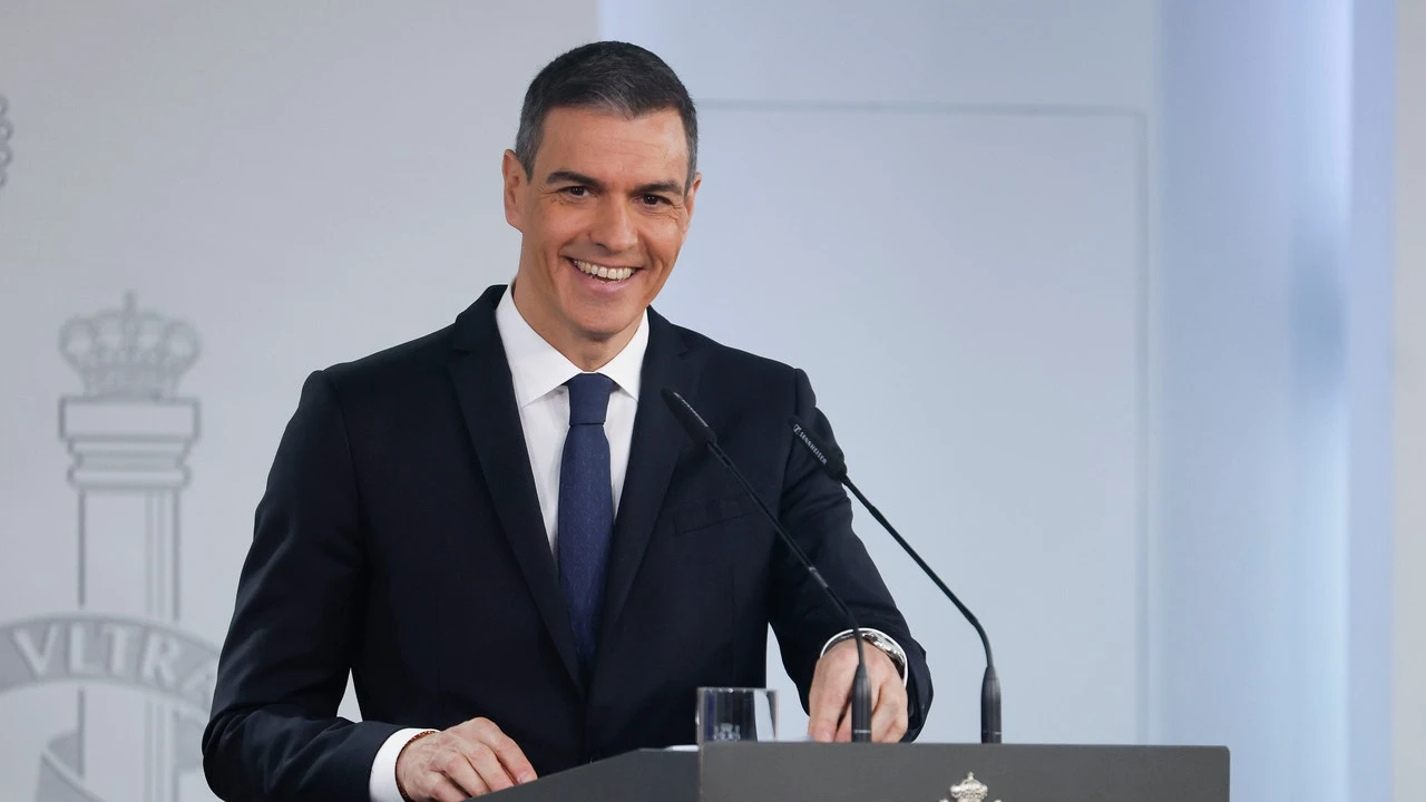 El silencio de Sánchez: 42 días sin responder a las preguntas de la prensa y más de un año ausente del Senado