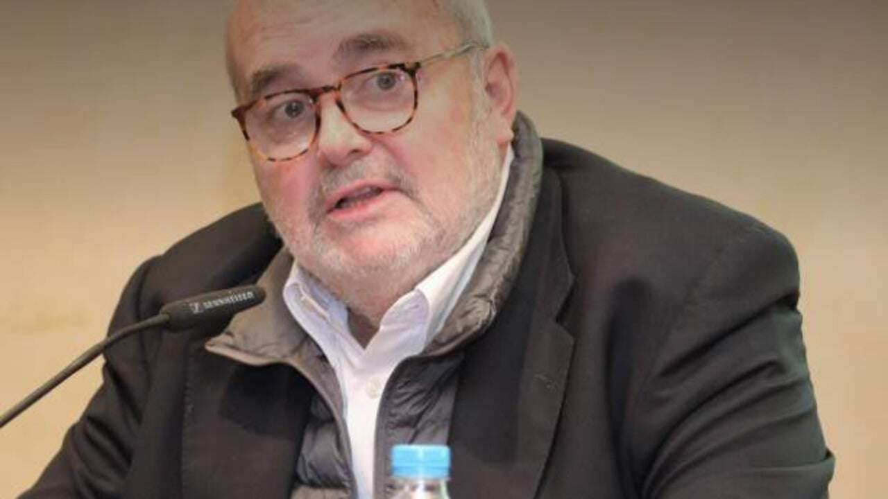 Muere Javier Gómez Navarro, exministro socialista e impulsor de la conversión de los clubes en sociedades anónimas