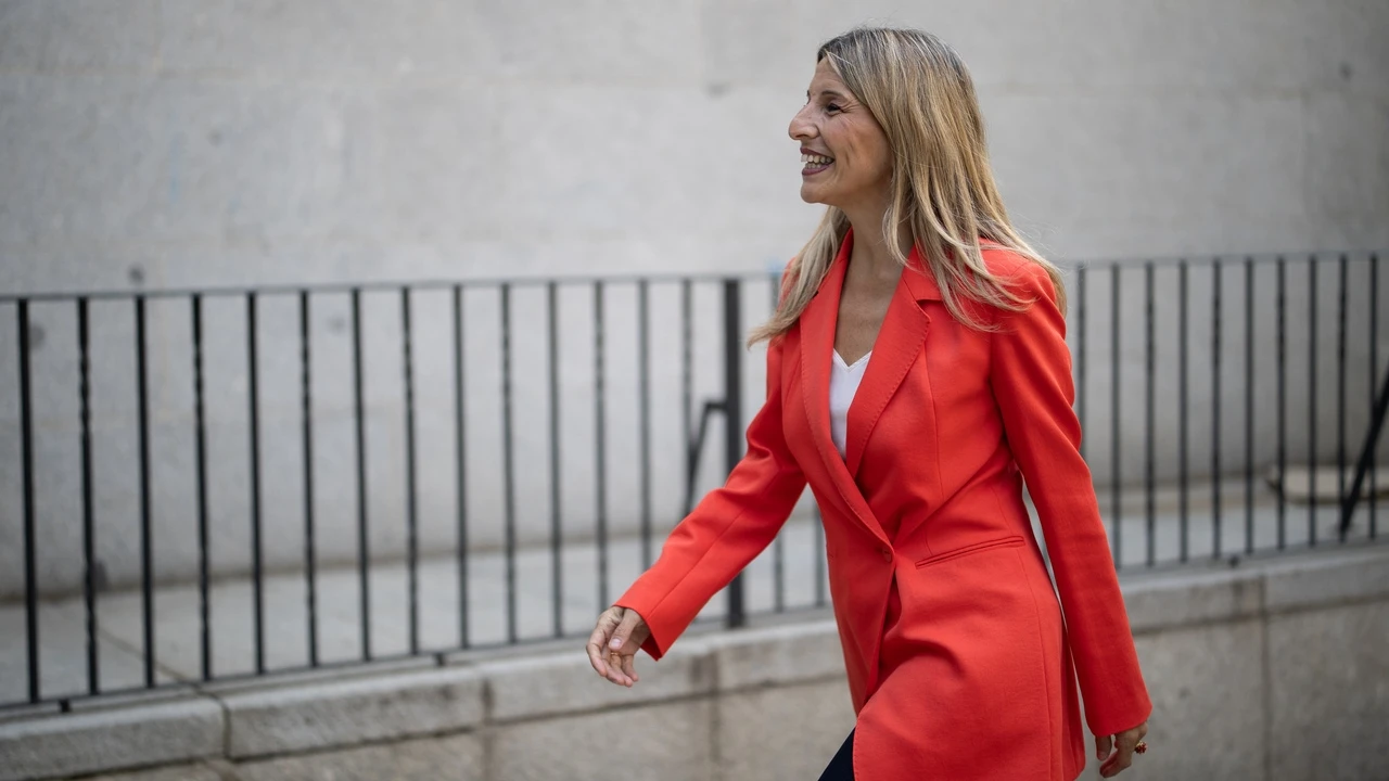 Pasarela política: Yolanda Díaz, su último salvavidas: Inditex y «looks» a 600 euros