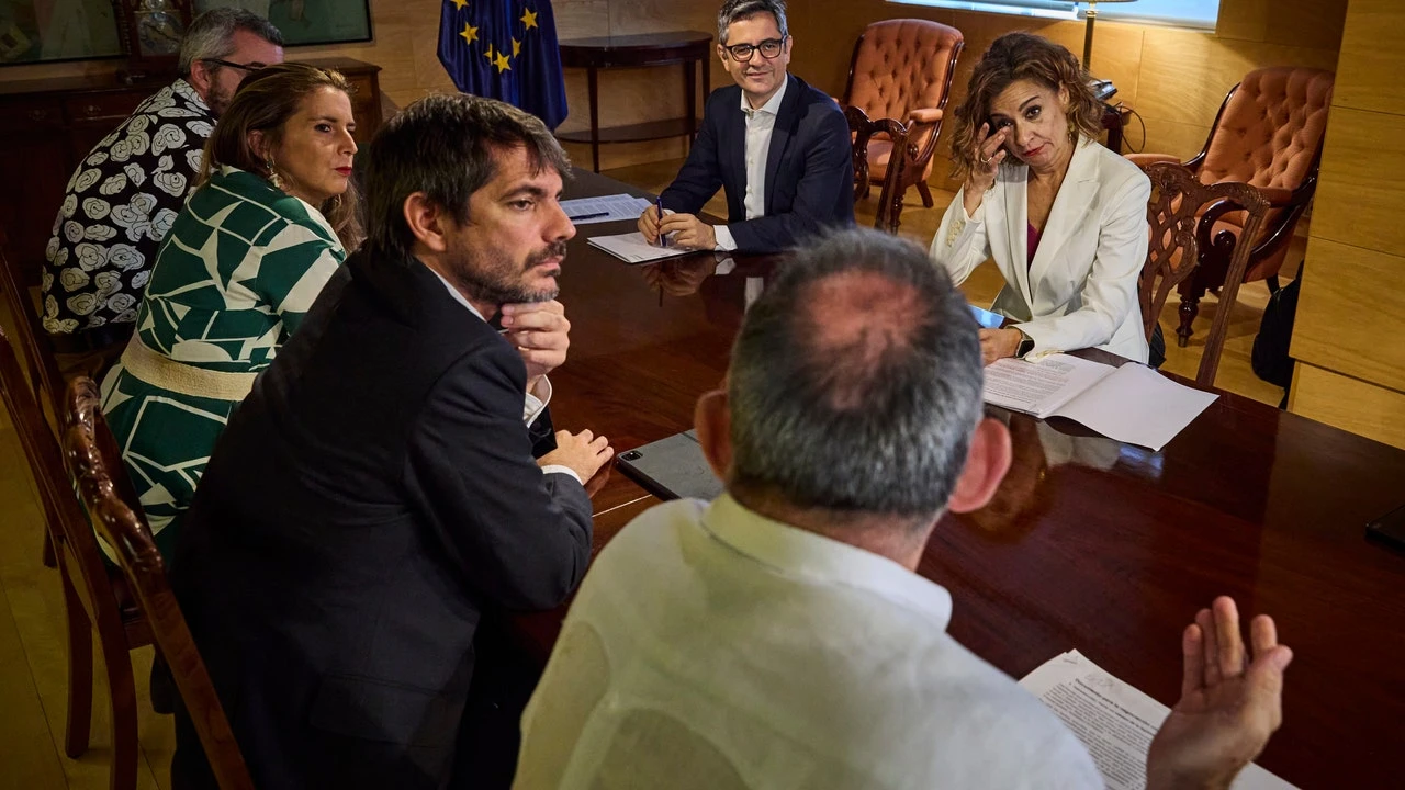 Sumar no ve avances en el PSOE tras su reunión de urgencia: 
