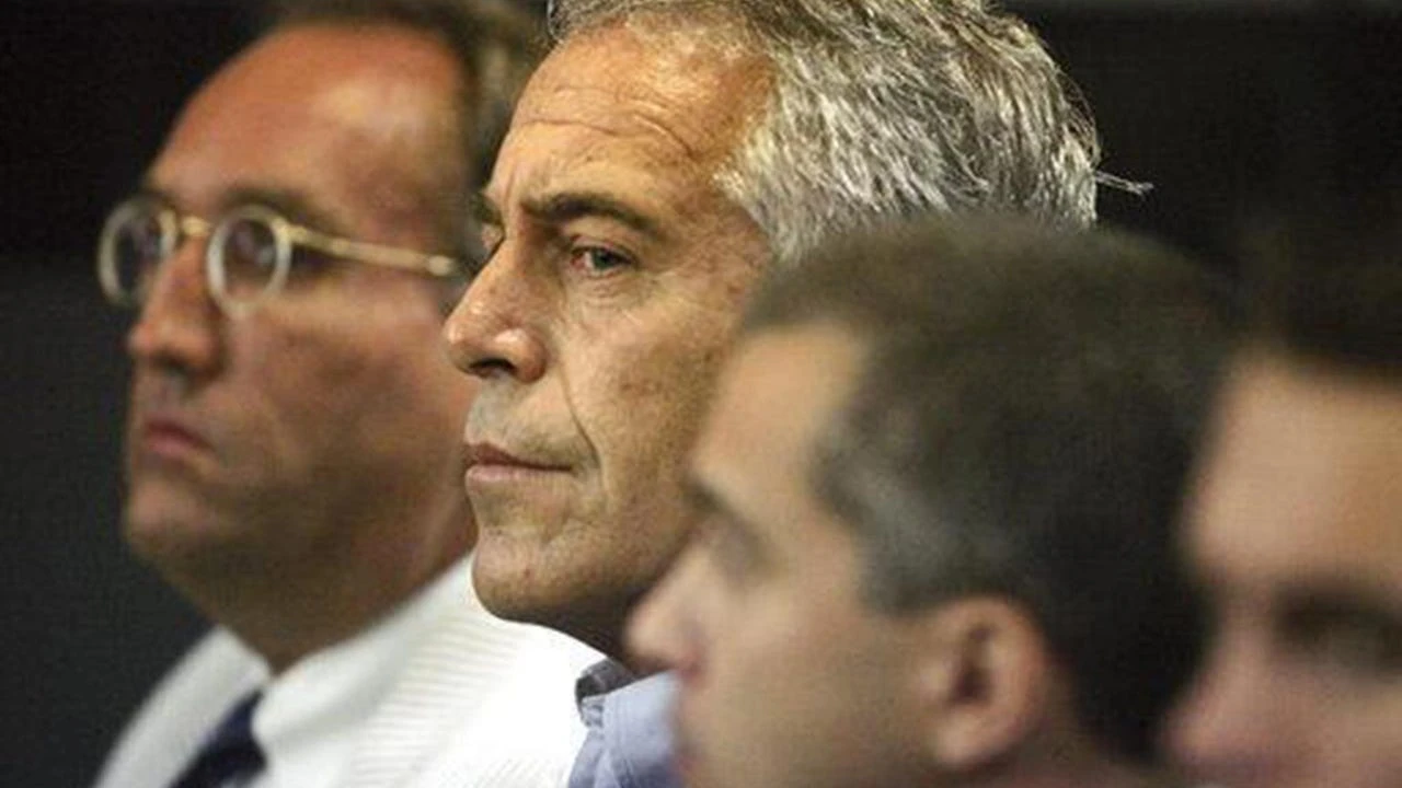 El FBI confirma que Jeffrey Epstein se suicidó y descarta que contase una 
