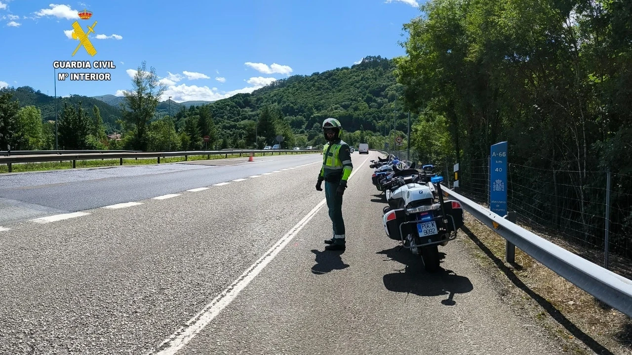 Unos falsos policías disparan a unos turistas franceses tras intentar extorsionarlos en plena autovía
