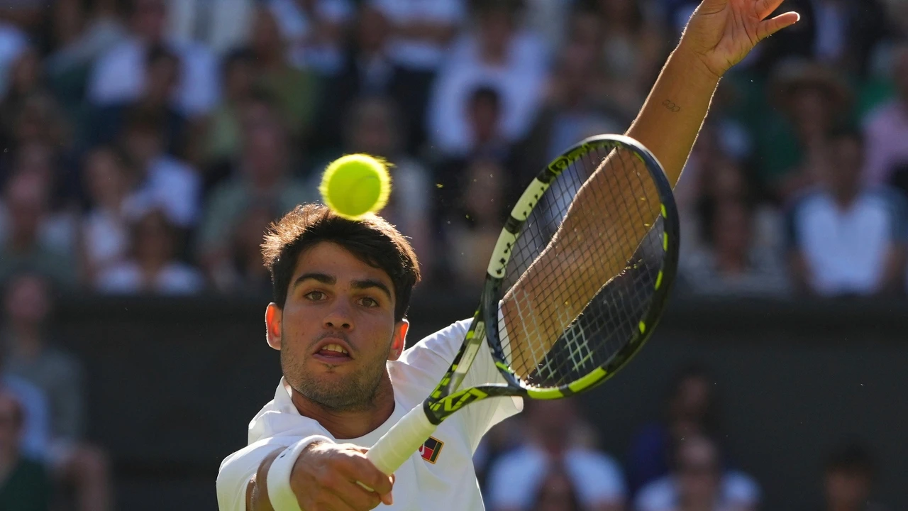 ¿A qué hora juega hoy Alcaraz contra Struff la tercera ronda de Wimbledon 2025 y dónde se puede ver por televisión?