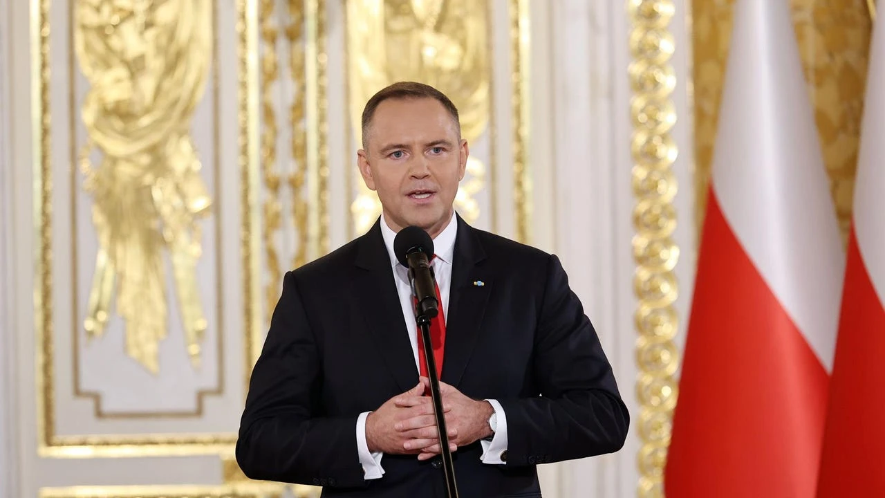 Polonia endurece su postura con Ucrania: su presidente deja en el aire subsidios a los refugiados y pone en riesgo el internet de guerra