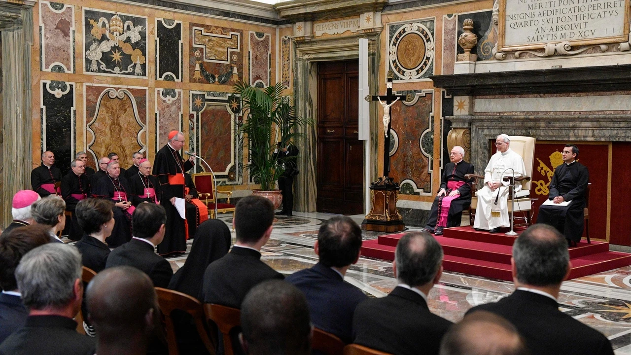 El Papa recibe al iniciador del Camino Neocatecumenal, Kiko Argüello