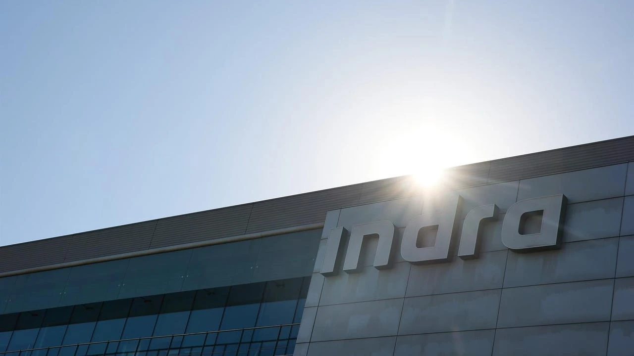 Indra lidera el Ibex, con alzas de hasta el 5%, tras elevar Morgan Stanley un 118% su precio objetivo