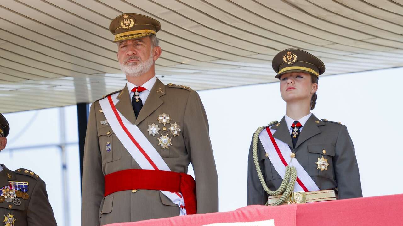 Por qué la Princesa Leonor ya puede usar la gorra de plato y lo ha vuelto a demostrar en su cita con su padre en Cataluña