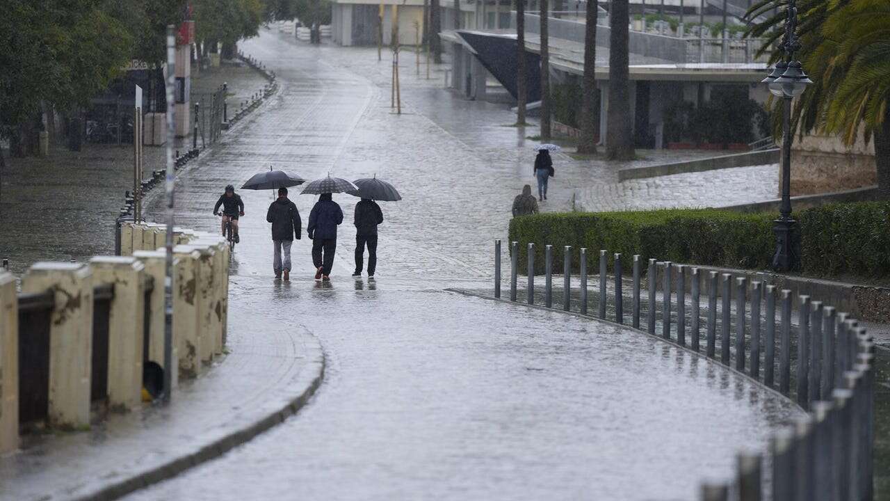 Martinho llega a España: siguen las lluvias y la AEMET avisa de vientos huracanados de hasta 100 km/h