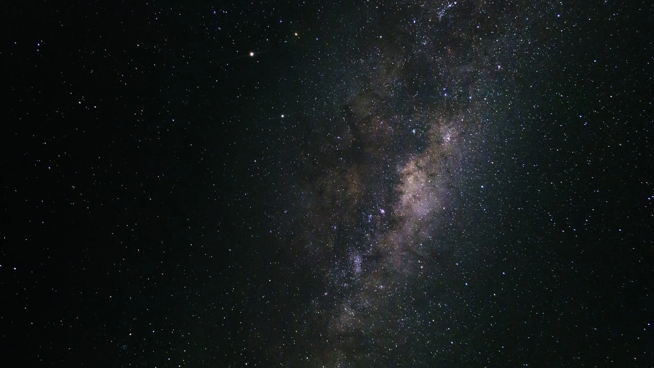 Captan el momento exacto en el que una estrella estalla por segunda vez: es fascinante