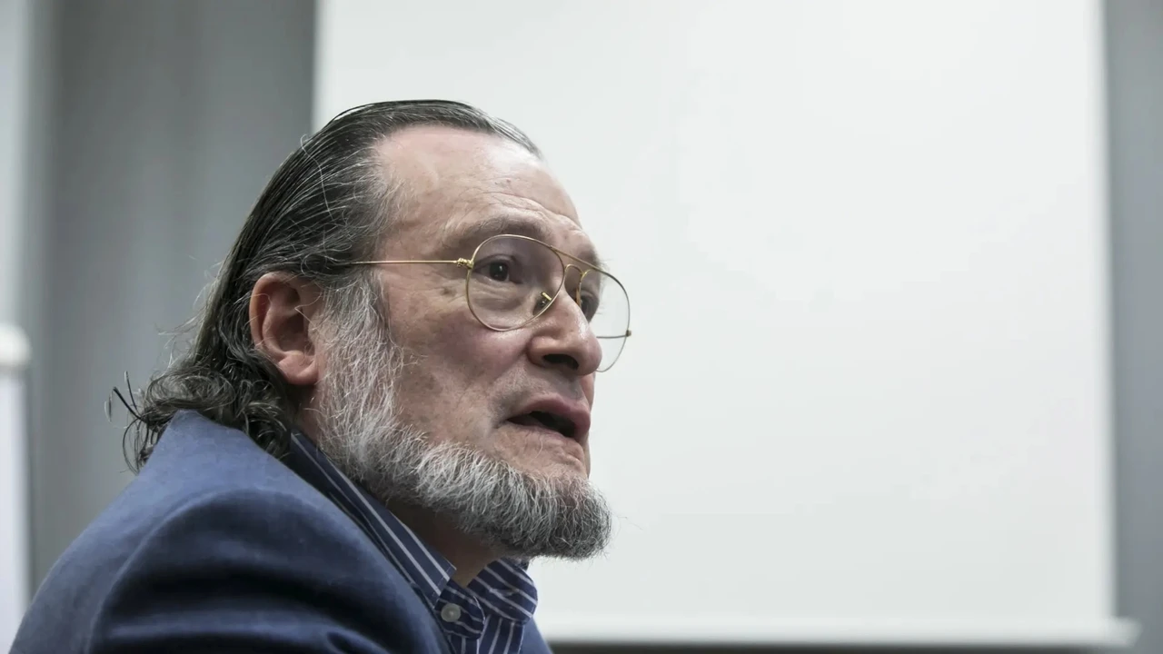 Niño Becerra, economista, alerta sobre lo que depara el verano: 