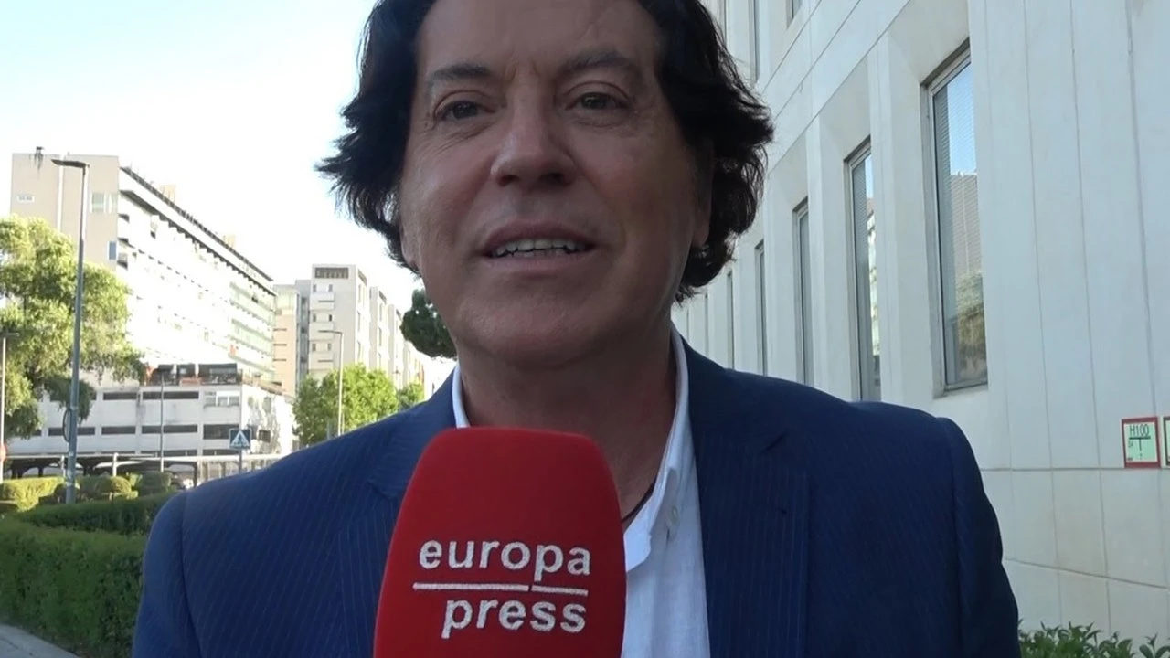 Pipi Estrada habla de Franco de tal modo en El Chiringuito que Pedrerol le pregunta si es franquista