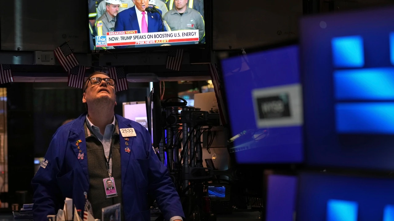 Wall Street cierra en rojo después de que Trump elevara al 104 % los aranceles a China