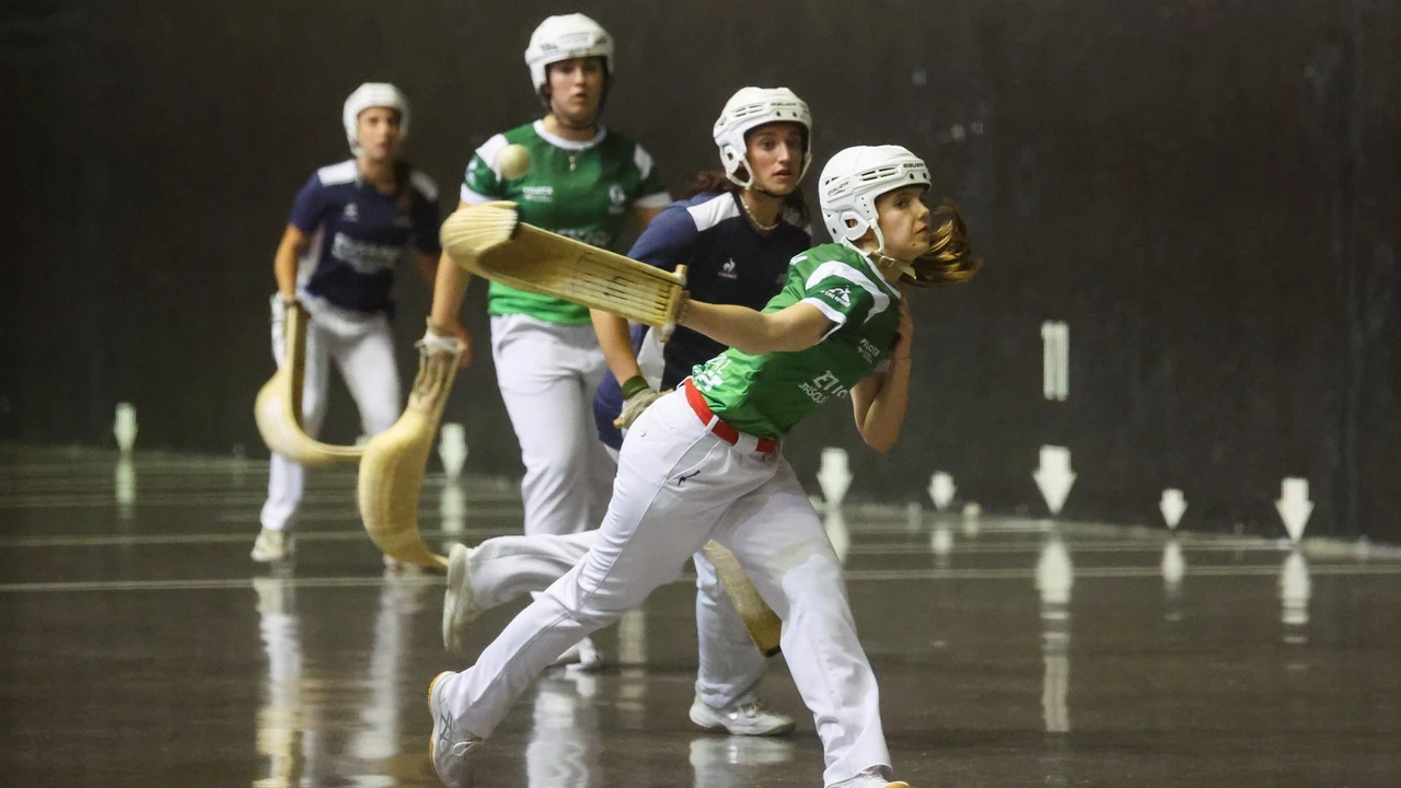 ¿Qué ley permite al País Vasco jugar contra España en competiciones deportivas?