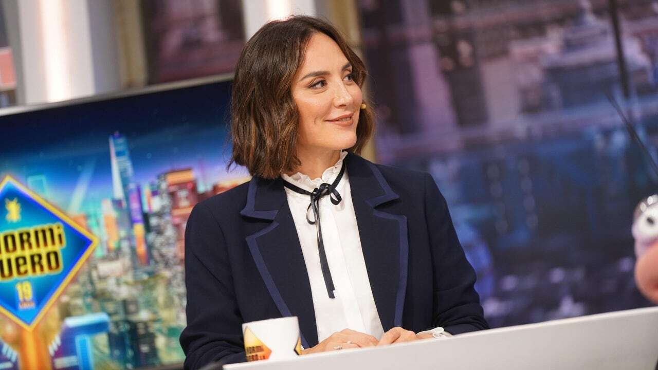 El traje más pijo (y preppy) del otoño es el que Tamara Falcó ha llevado a 'El Hormiguero' y tiene descuento