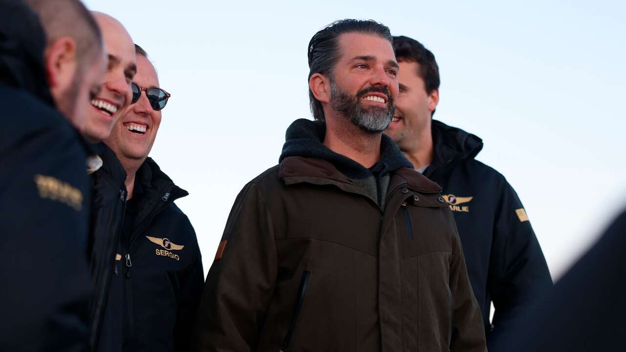 La foto de Donald Trump jr cazando patos en una laguna de Venecia que ha llegado al parlamento italiano